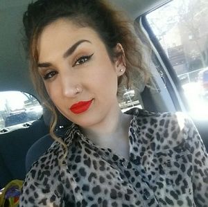 Meet your Posher, Yaya